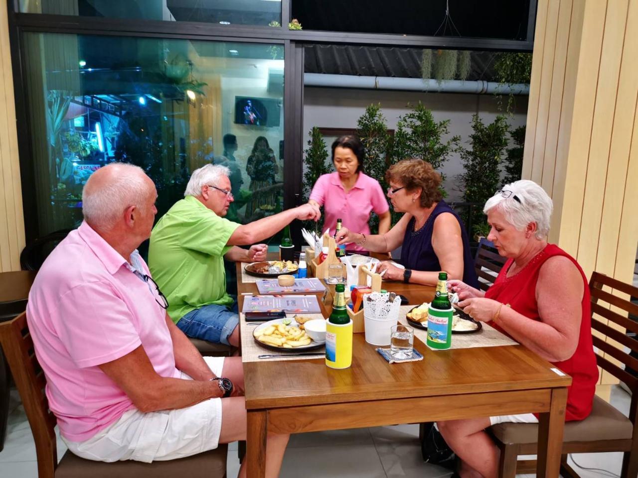 カタビーチ Inest Poshtelホステル エクステリア 写真